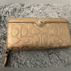 COPY - Coach Cream Wallet